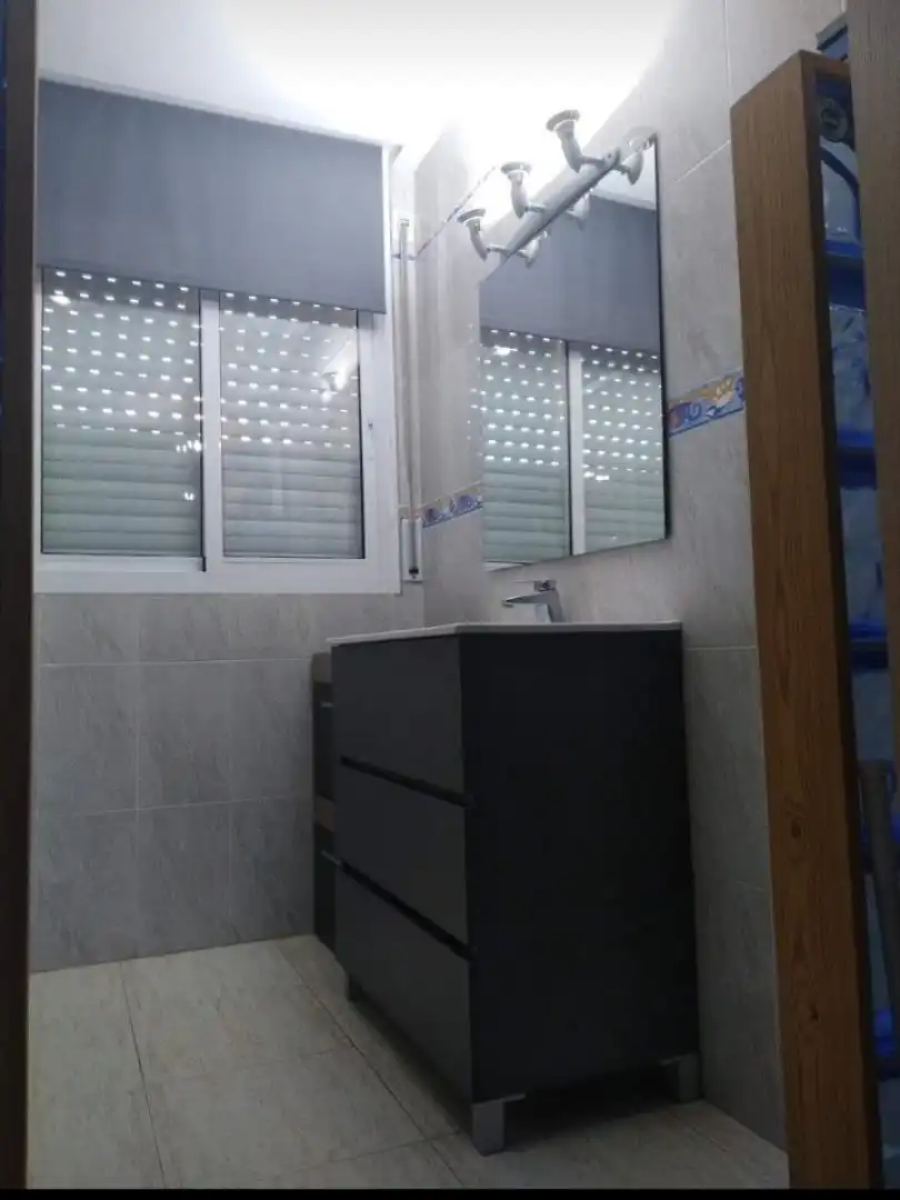 Badezimmer von Dachboden zum Verkauf in Tarragona mit Klimaanlage, Heizung und Terrasse