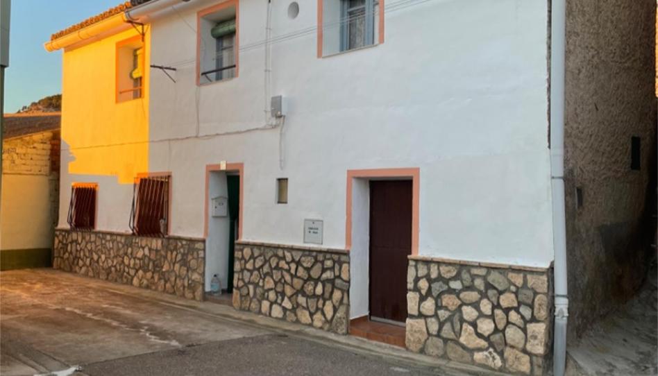 Casa adosada en venda a Castejón de Valdejasa, Castejón de Valdejasa, Zaragoza - imatge 1 Foto 1 de Casa adosada en venda a Castejón de Valdejasa, Castejón de Valdejasa, Zaragoza