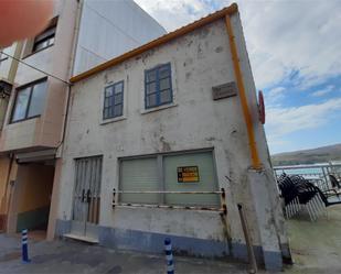 Vista exterior de Casa adosada en venda en Malpica de Bergantiños amb Terrassa