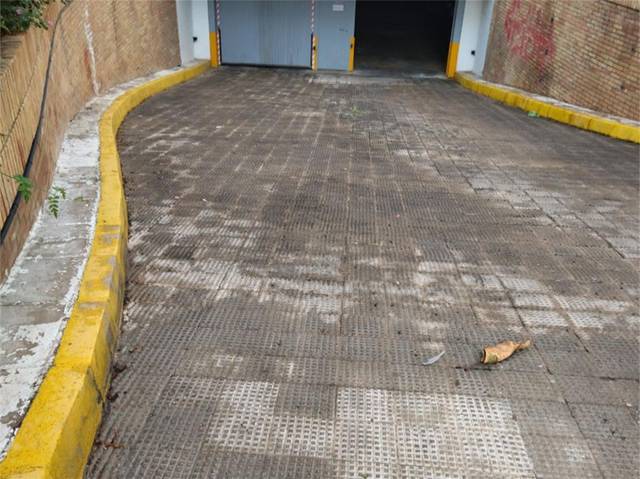 Garaje en Alquiler en Calle Urbión en El Plantinar – Avda. La Paz - El Juncal