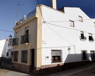 Vista exterior de Casa adosada en venda en Herrera del Duque amb Calefacció, Terrassa i Balcó