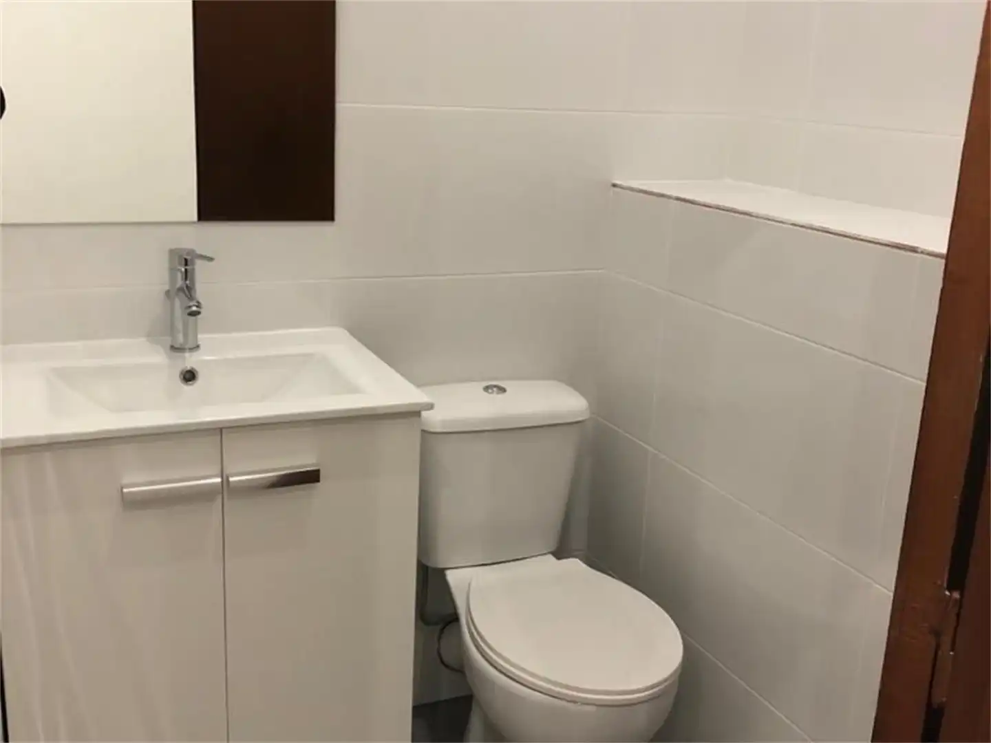 Bathroom of Office for rent in Madrid