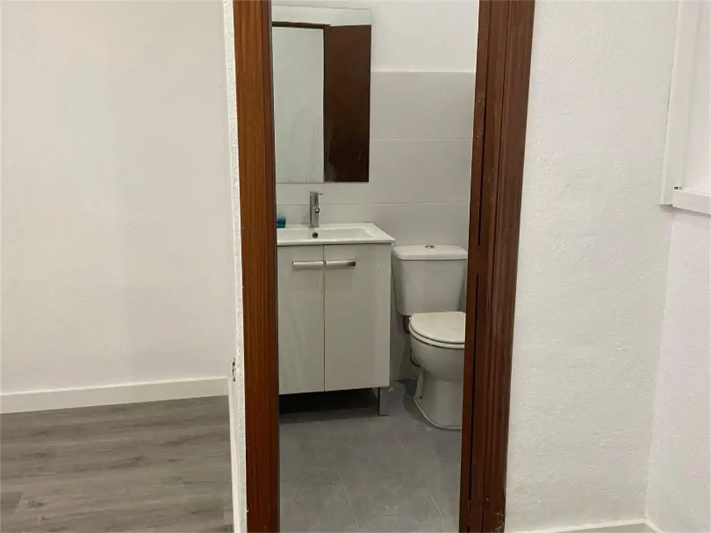 Bathroom of Office for rent in Madrid