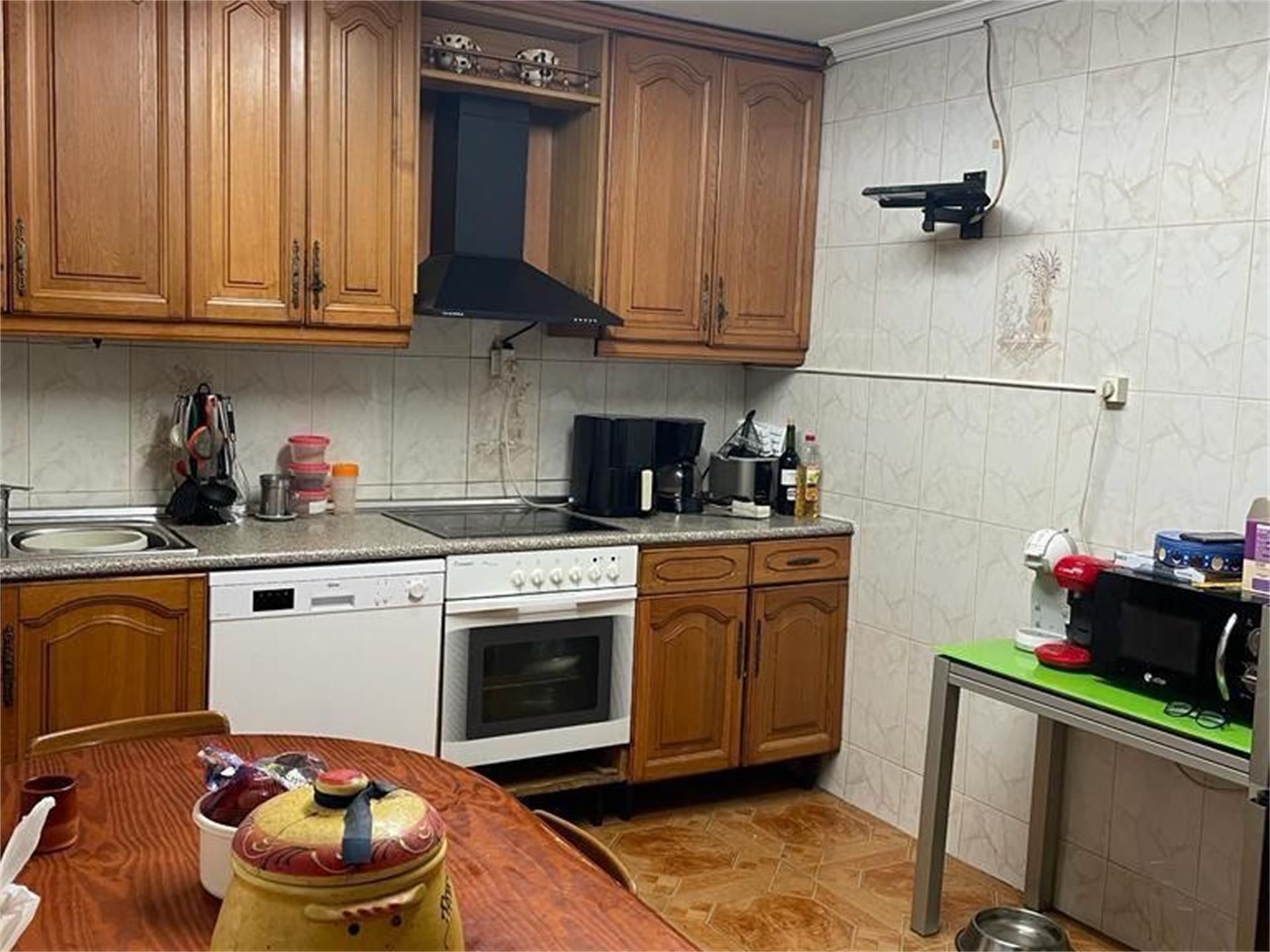 Kitchen of Planta baja for sale in Ejea de los Caballeros  with Heating, Private garden and Furnished