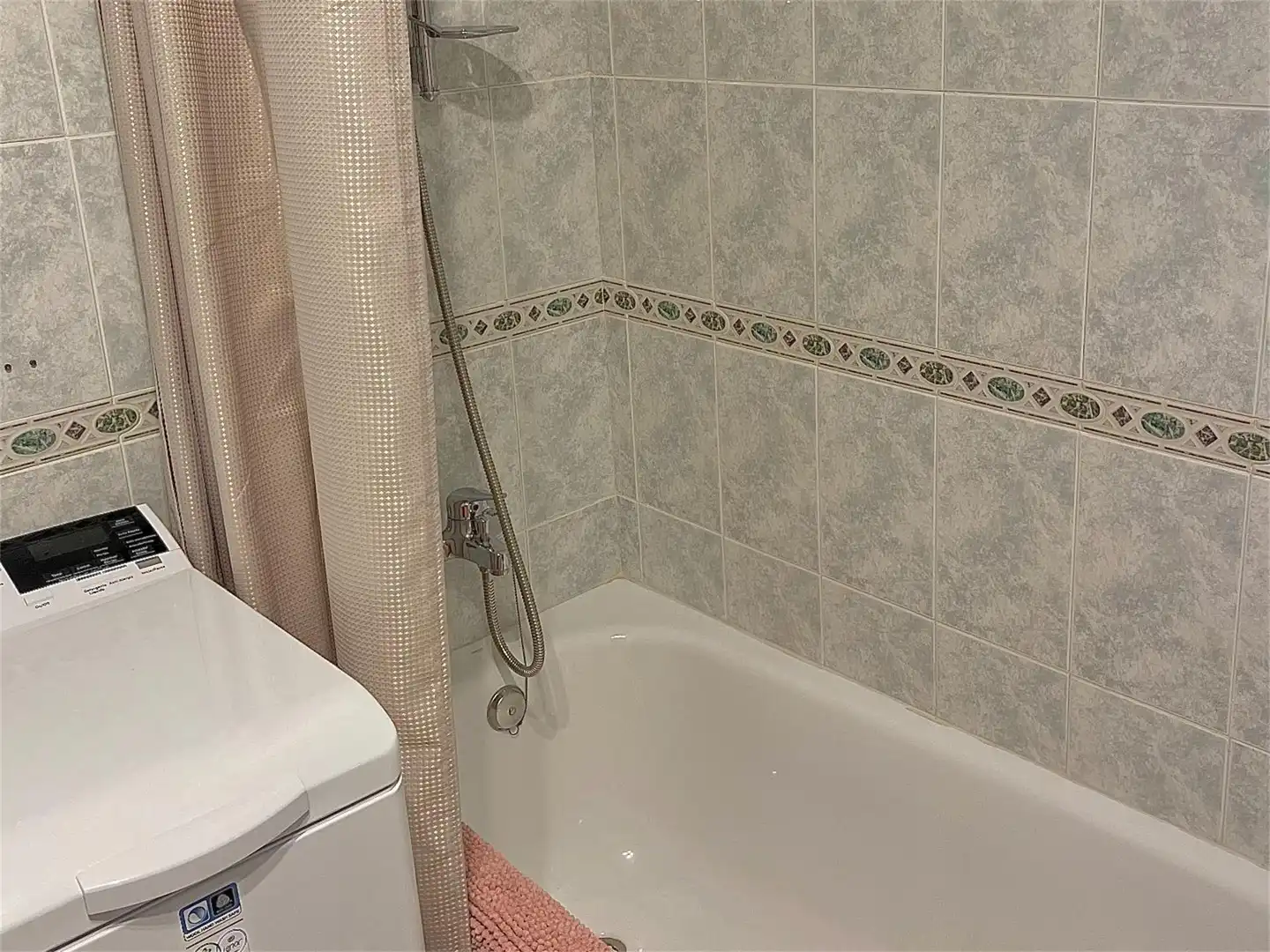 Flat for rent in Calle Cuento, Aguamarina Bathroom of Flat for rent in Orihuela with Air Conditioner, Terrace and Furnished