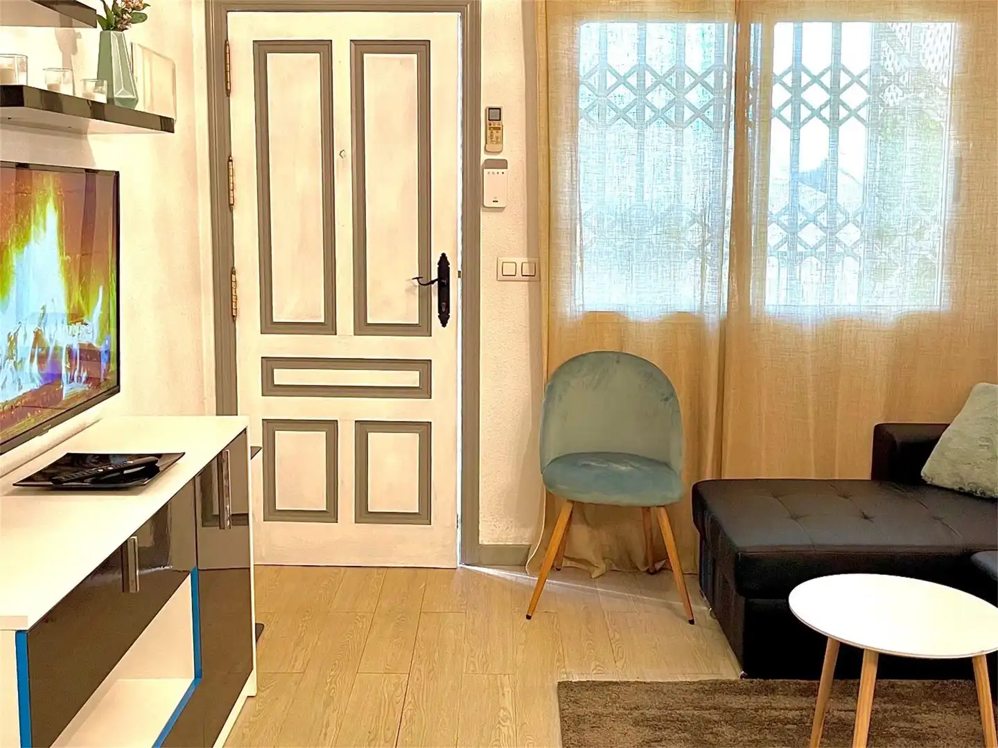 Flat for rent in Calle Cuento, Aguamarina Living room of Flat for rent in Orihuela with Air Conditioner, Terrace and Furnished