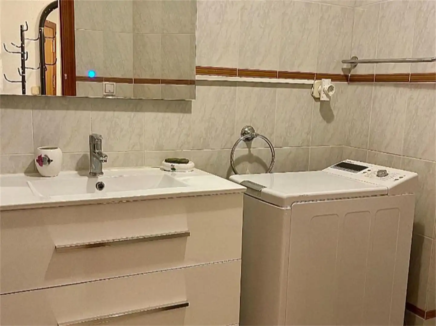 Flat for rent in Calle Molivent, Las Viñas Bathroom of Flat for rent in Guardamar del Segura with Air Conditioner, Furnished and Balcony