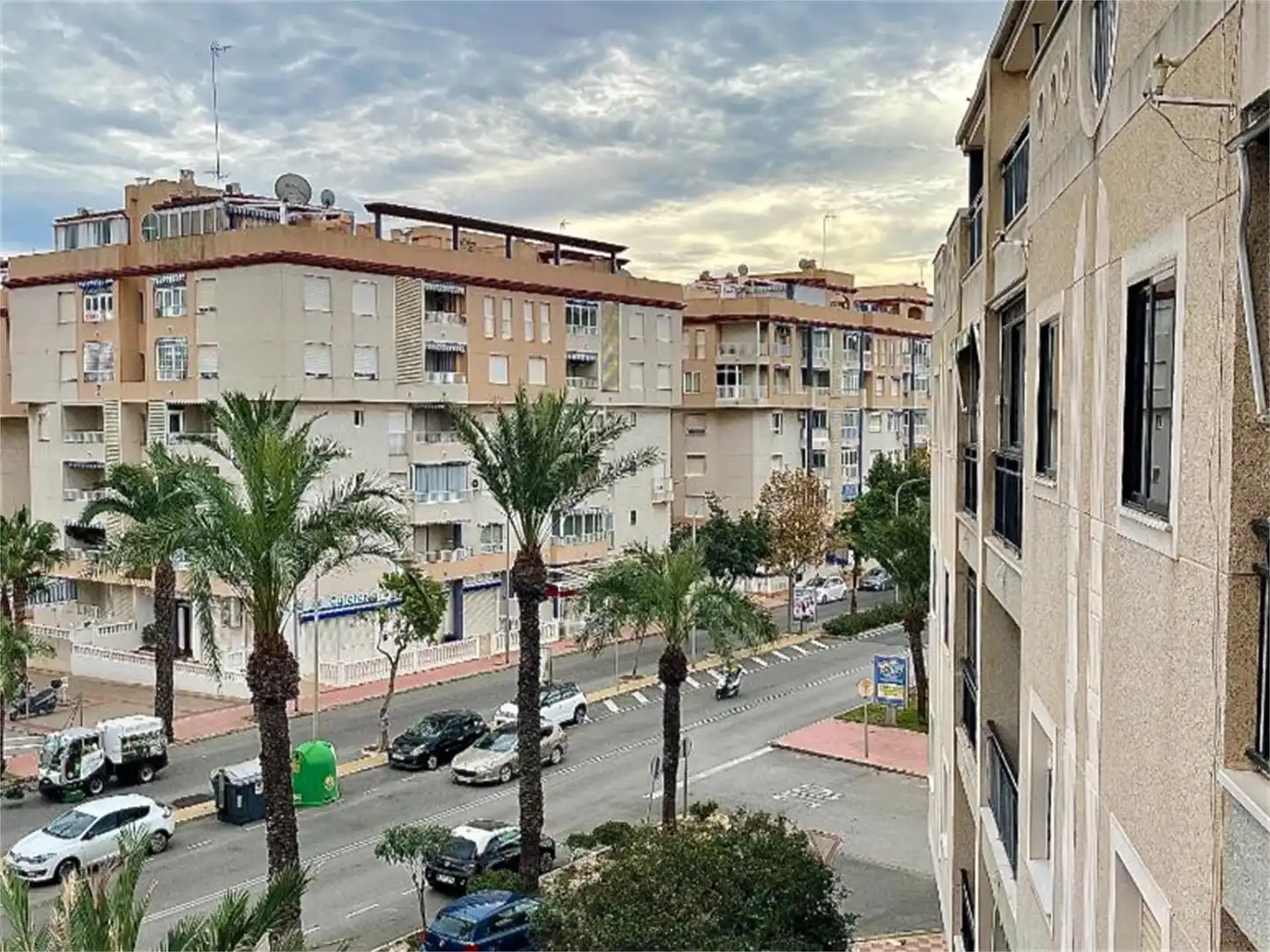 Flat for rent in Calle Molivent, Las Viñas Exterior view of Flat for rent in Guardamar del Segura with Air Conditioner, Furnished and Balcony