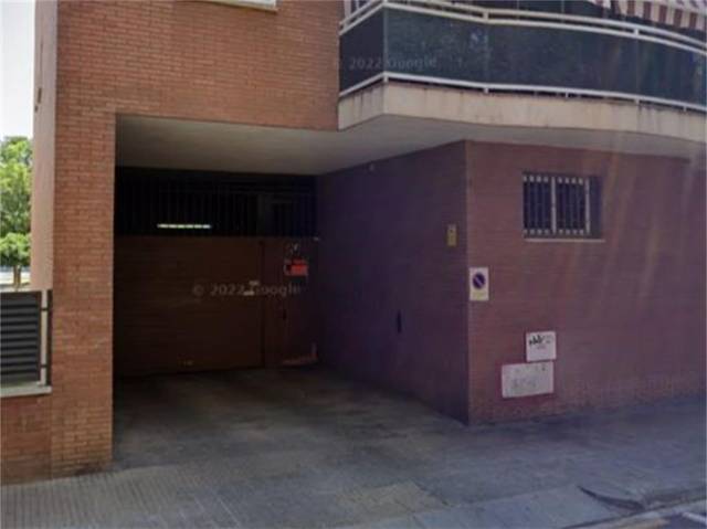 Garaje en Venta en Carrer Carles Riba en Migjorn