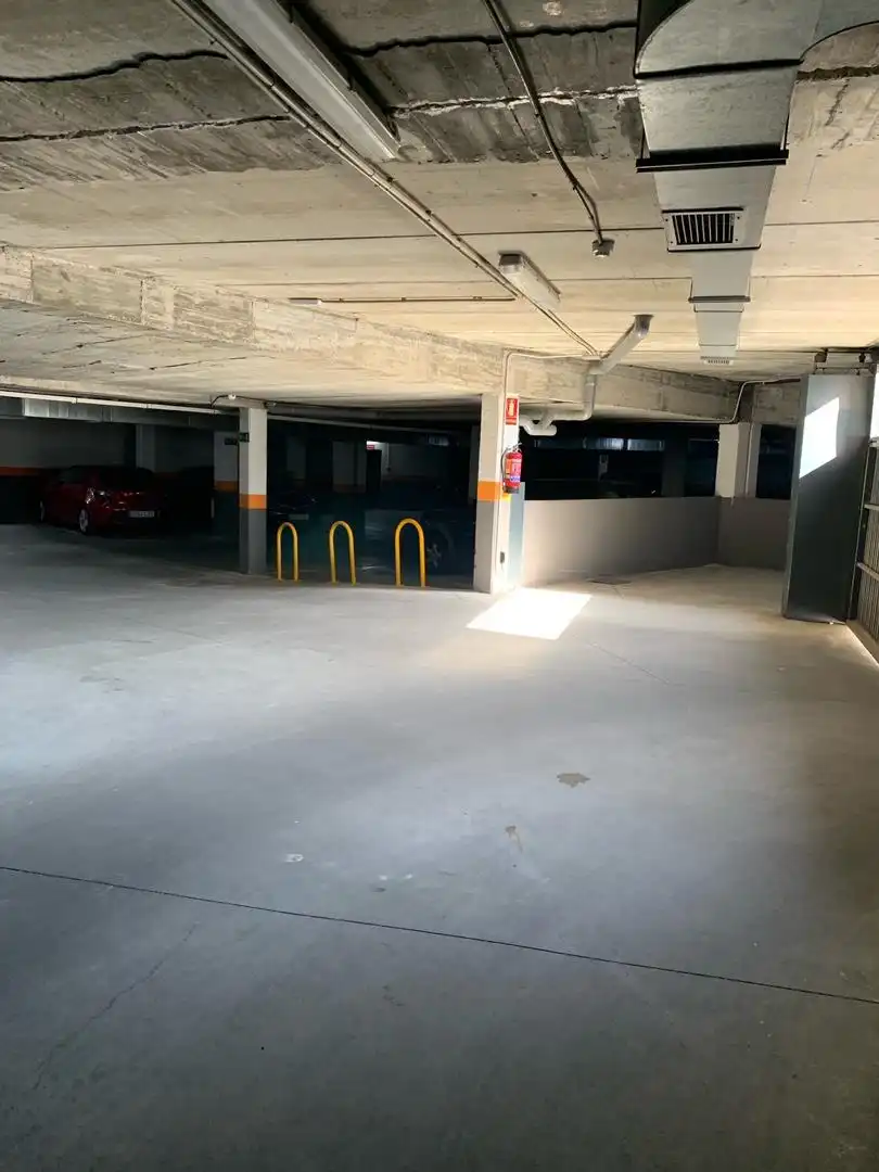 Garage for rent in Calle del Talgo, 9, San Crispín - La Estación Consorcio