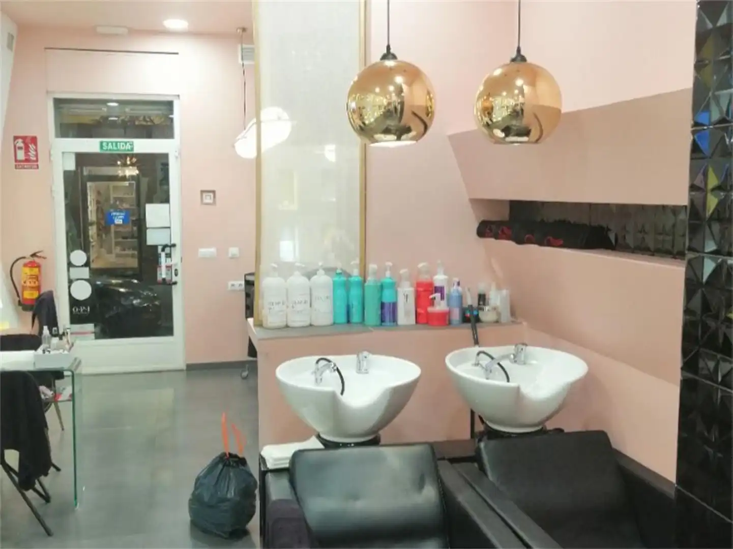 Local en venta en Calle de Carlos Arniches, Embajadores - Lavapiés Local en venta en Madrid con Aire acondicionado y Calefacción
