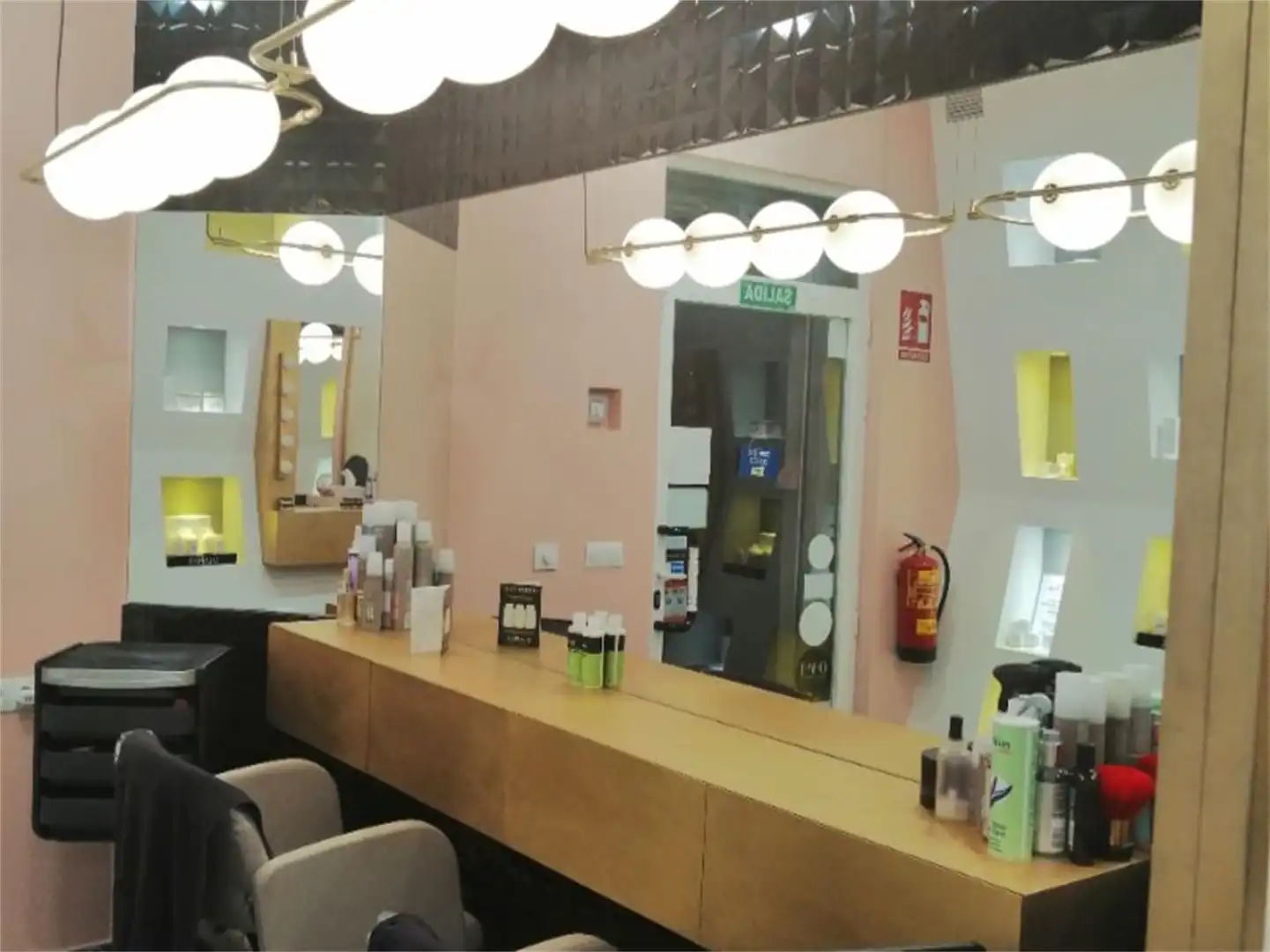 Local en venta en Calle de Carlos Arniches, Embajadores - Lavapiés Local en venta en Madrid con Aire acondicionado y Calefacción