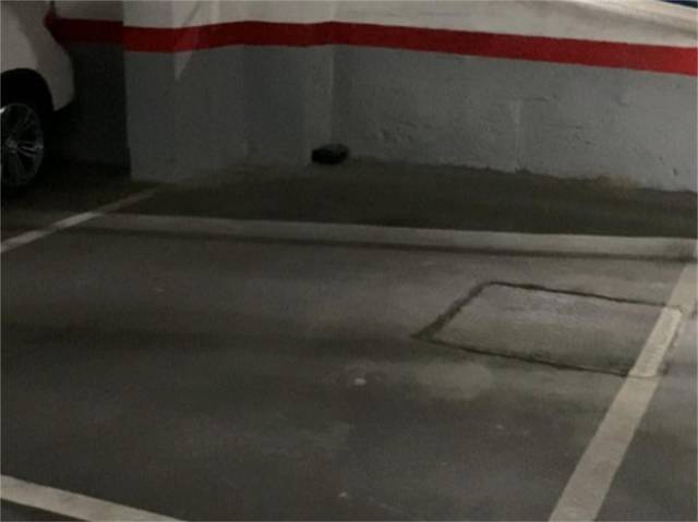 Garaje en Alquiler en Calle de Silva en Universidad - Malasaña