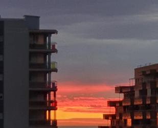 Vista exterior de Àtic en venda en Oropesa del Mar / Orpesa amb Aire condicionat, Terrassa i Piscina