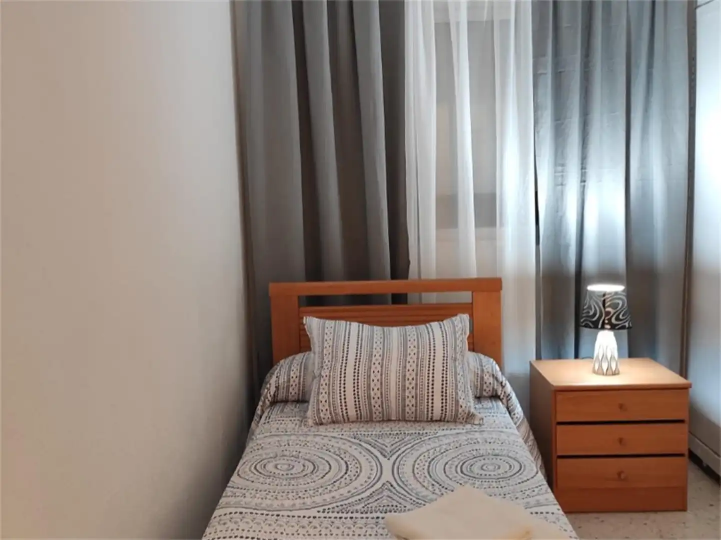 Piso de alquiler en Avenida Eugenio Hermoso, Oeste Habitación de Piso de alquiler en Mérida con Terraza y Balcón