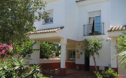 Casa adosada en alquiler en costa ballena - largo 