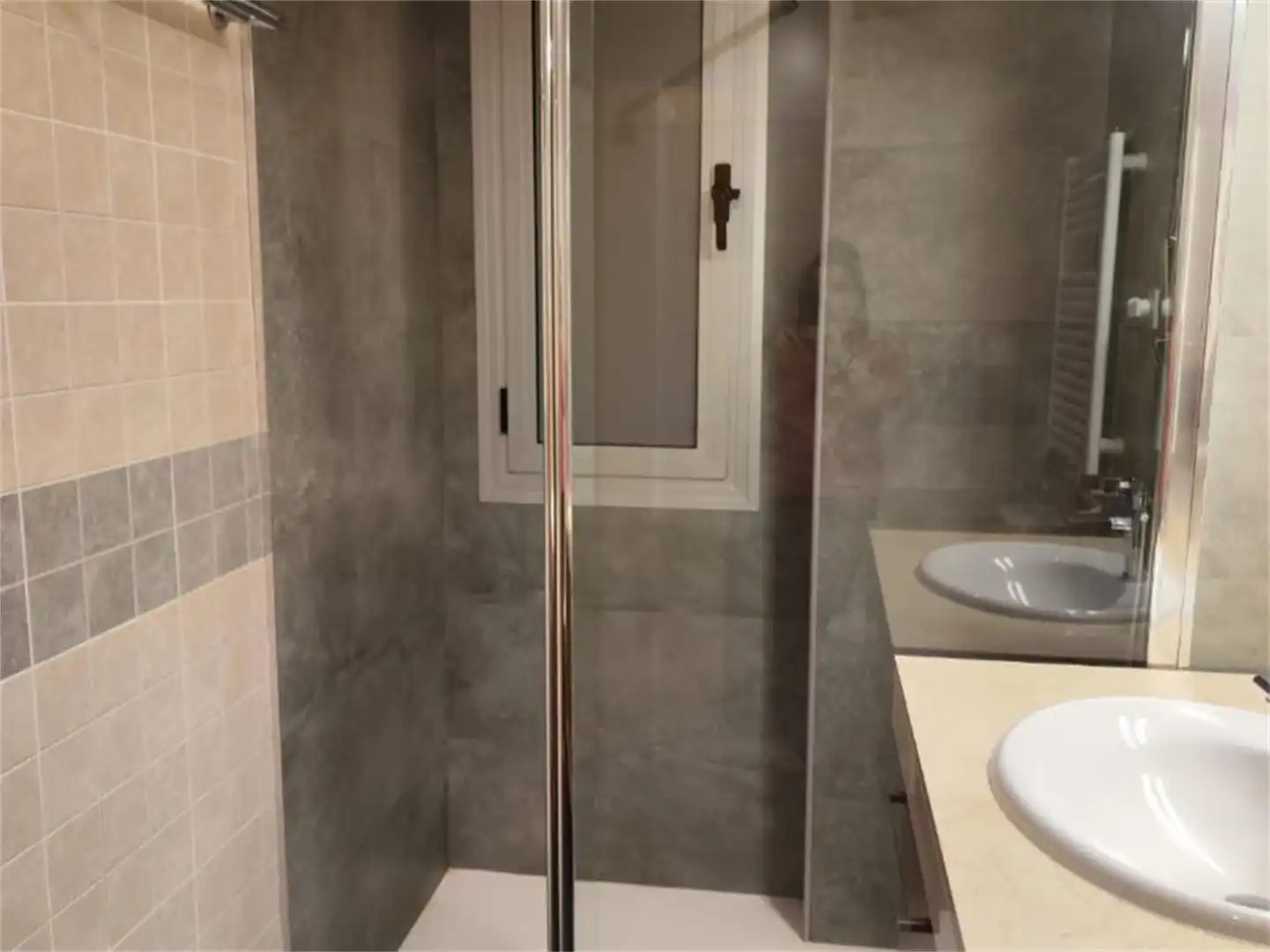 Wohnung zum Verkauf in Avinguda de Madrid, Torre-Sana Badezimmer von Wohnung zum Verkauf in Terrassa mit Klimaanlage und Balkon