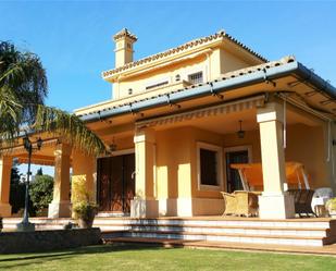 Vista exterior de Casa o xalet en venda en El Puerto de Santa María amb Aire condicionat, Terrassa i Piscina