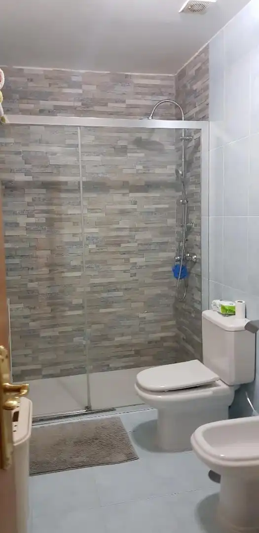 Bany de Casa o xalet en venda en Valmojado amb Aire condicionat