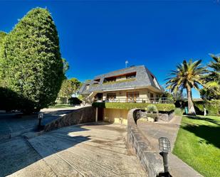 Vista exterior de Casa o xalet en venda en  Zaragoza Capital amb Aire condicionat, Calefacció i Jardí privat