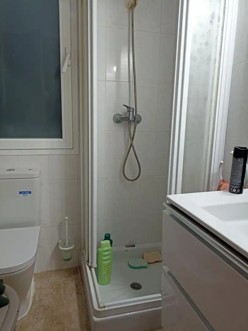 Badezimmer von Wohnung zum Verkauf in Sant Lluís mit Klimaanlage und Terrasse
