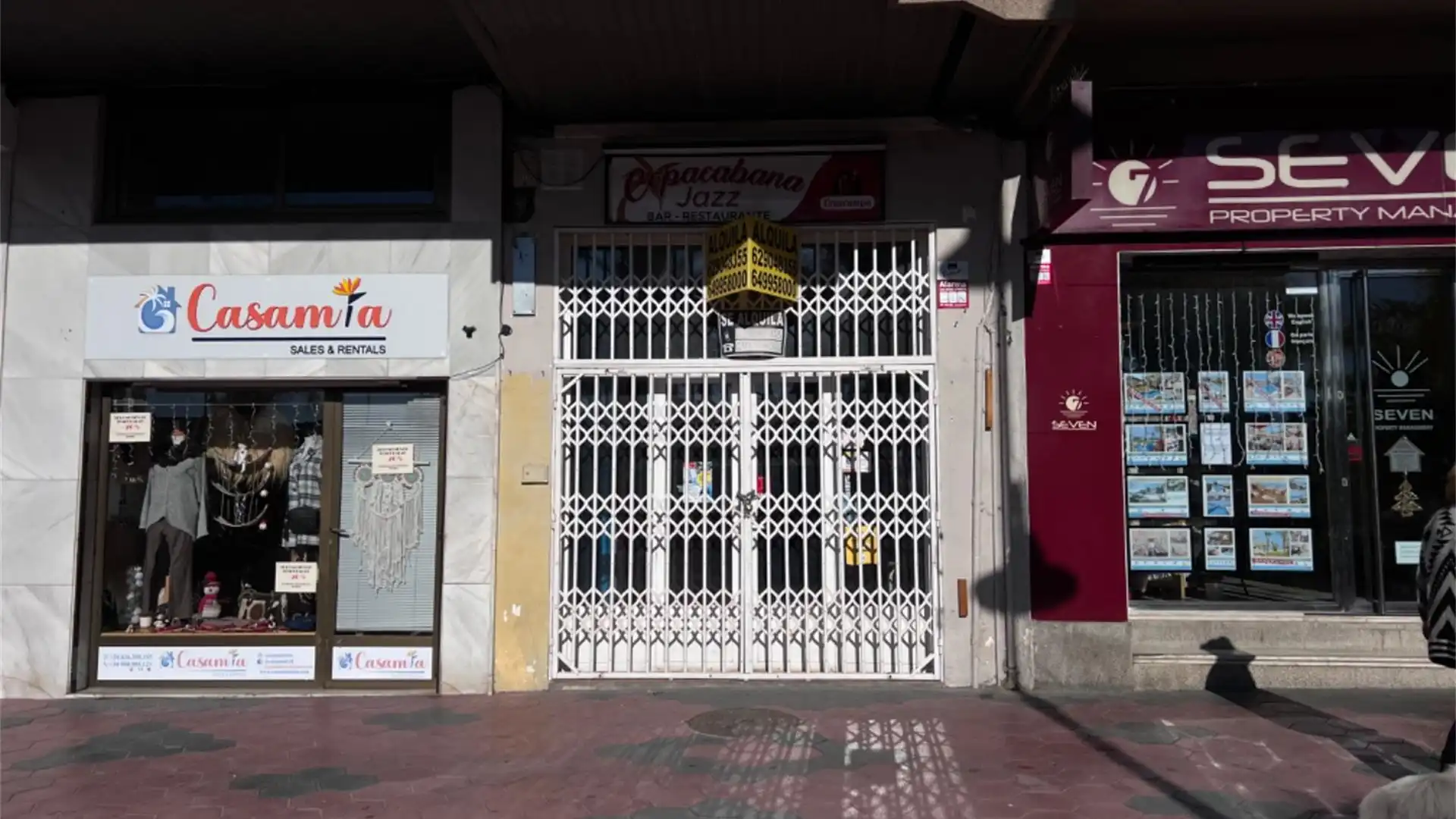 Vista exterior de Local de alquiler en Almuñécar