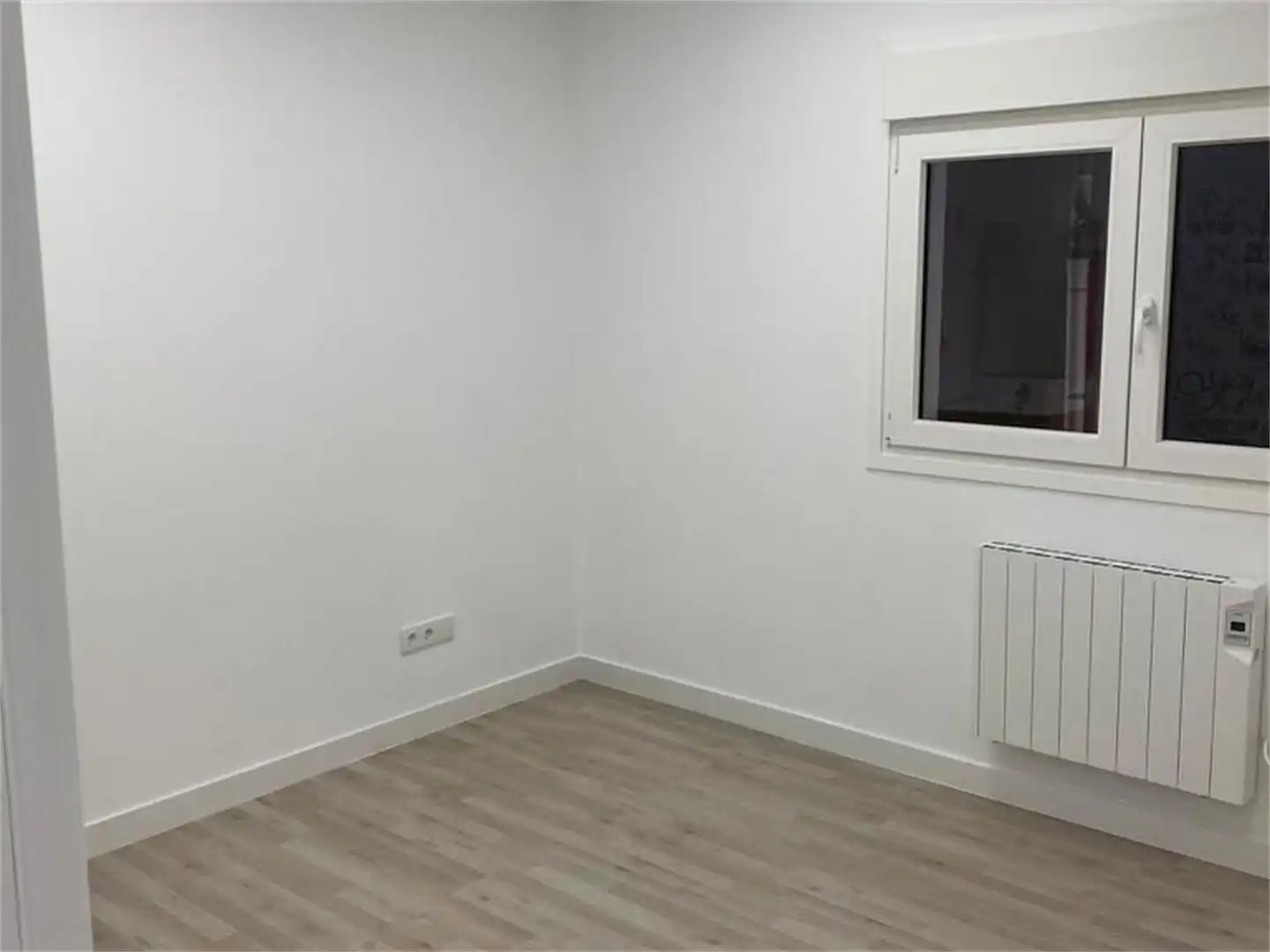 Commercial properties for rent in Calle Trujillo, Villimar - V1 - V2 - S3 - S4 - San Cristobal Bedroom of Commercial properties for rent in Burgos with Heating and Parquet flooring