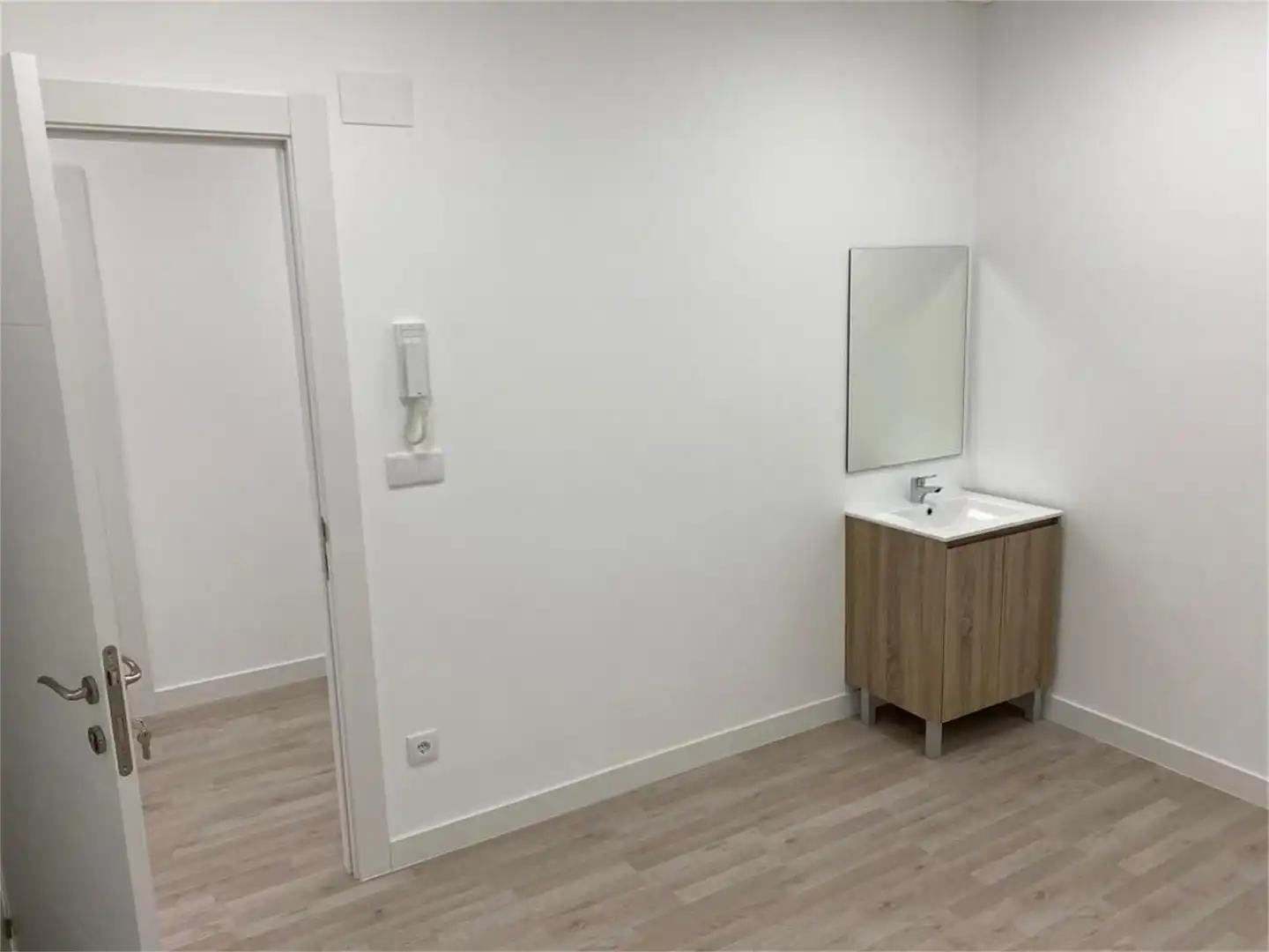 Commercial properties for rent in Calle Trujillo, Villimar - V1 - V2 - S3 - S4 - San Cristobal Bathroom of Commercial properties for rent in Burgos with Heating and Parquet flooring