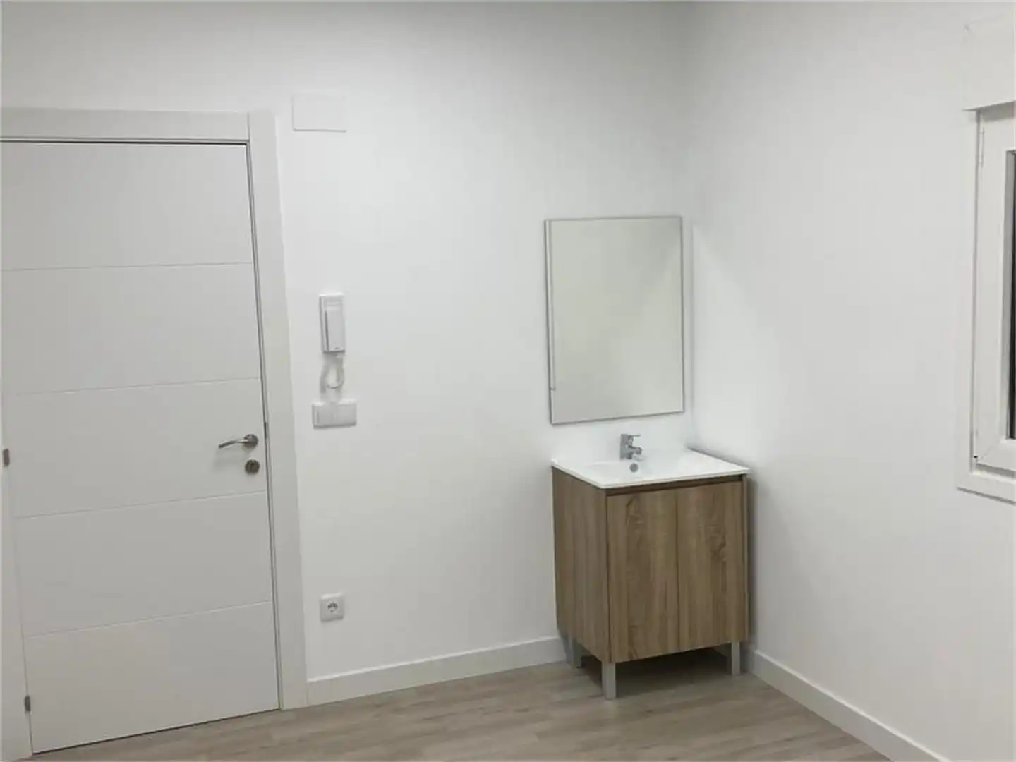 Commercial properties for rent in Calle Trujillo, Villimar - V1 - V2 - S3 - S4 - San Cristobal Bathroom of Commercial properties for rent in Burgos with Heating and Parquet flooring