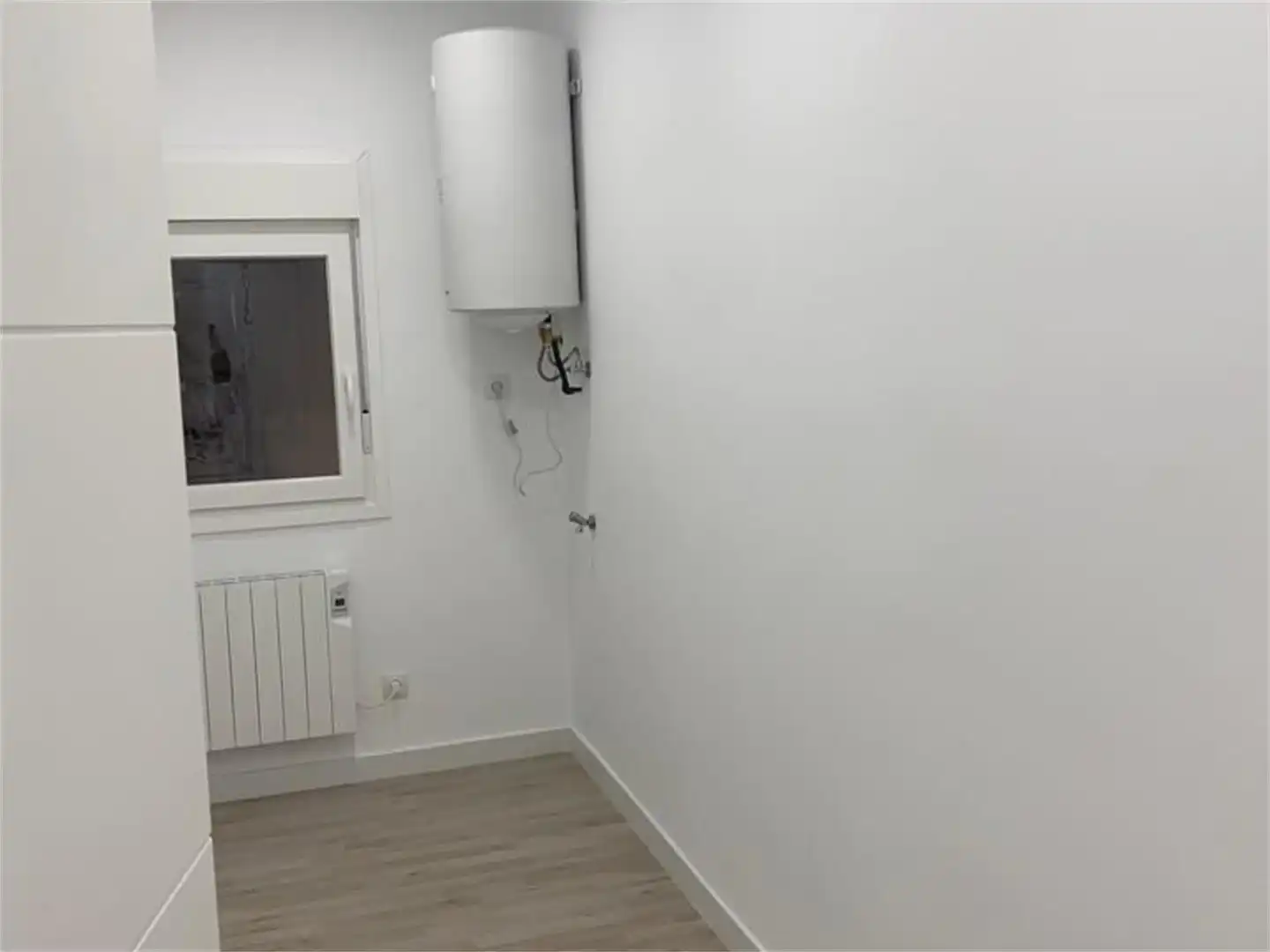 Commercial properties for rent in Calle Trujillo, Villimar - V1 - V2 - S3 - S4 - San Cristobal Bedroom of Commercial properties for rent in Burgos with Heating and Parquet flooring