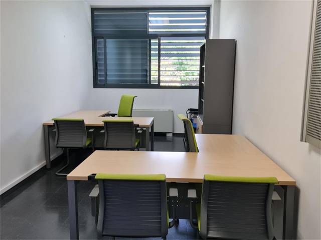 Oficina en Alquiler en Avenida Orovilla en Los Rosales