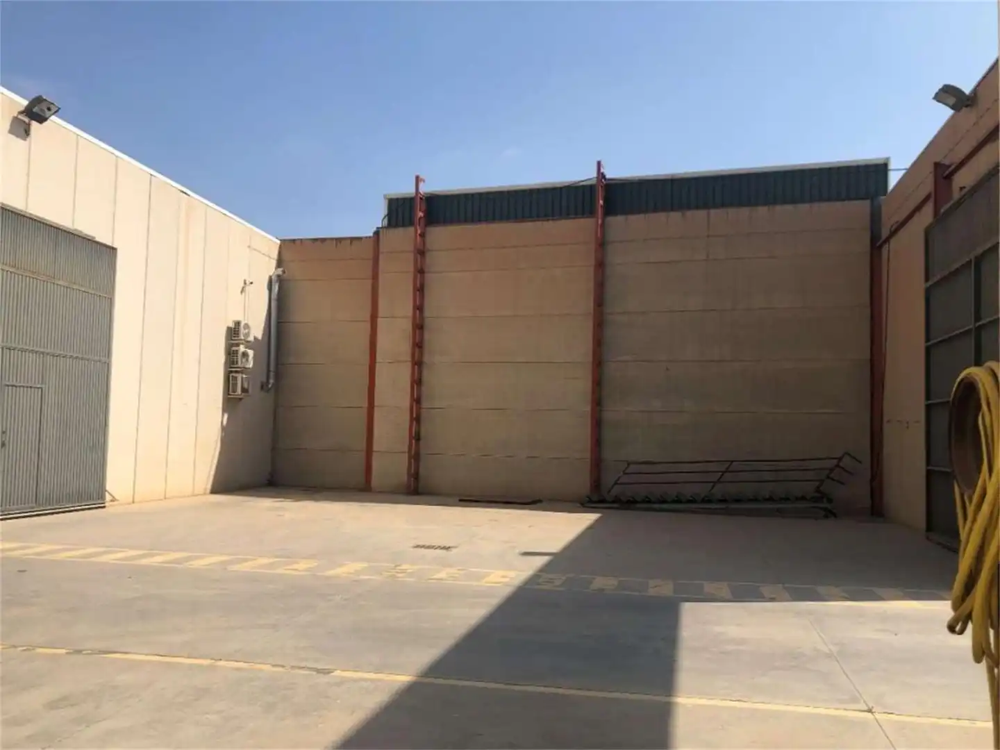 Industrial buildings for sale in Calle Cortadores, Santa María del Águila Exterior view of Industrial buildings for sale in El Ejido with Air Conditioner, Heating and Parquet flooring