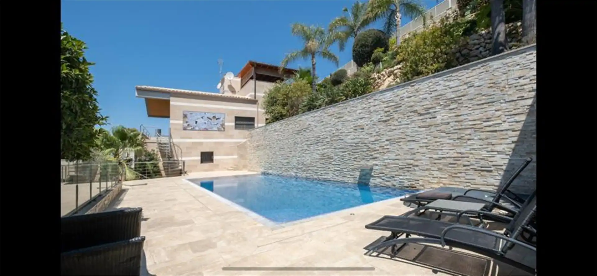 Casa o xalet en venda a Passeig dels Ametllers, Levantina - Montgavina - Quintmar Vista exterior de Casa o xalet en venda en Sitges amb Aire condicionat, Calefacció i Jardí privat