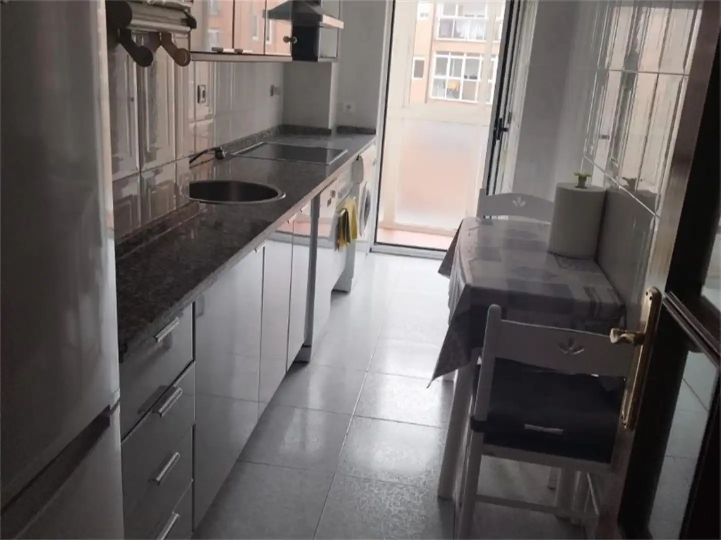 Piso en venta en Calle Conde de Barcelona, 4, San Mamés - La Palomera Cocina de Piso en venta en León Capital con Terraza