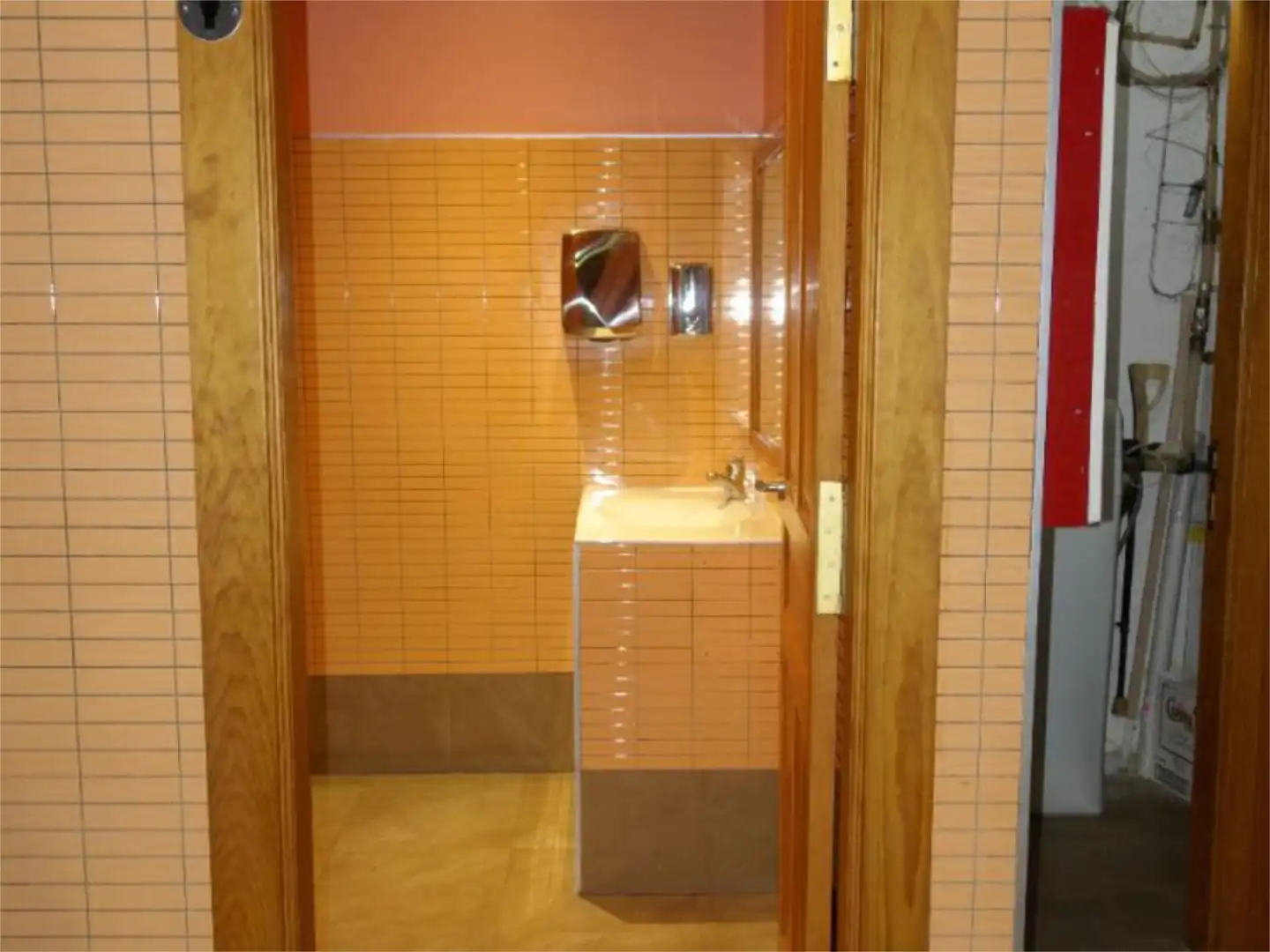 Commercial properties for rent in Avenida Constitución, 2, Cervera del Río Alhama Bathroom of Commercial properties for rent in Cervera del Río Alhama with Air Conditioner, Heating and Furnished