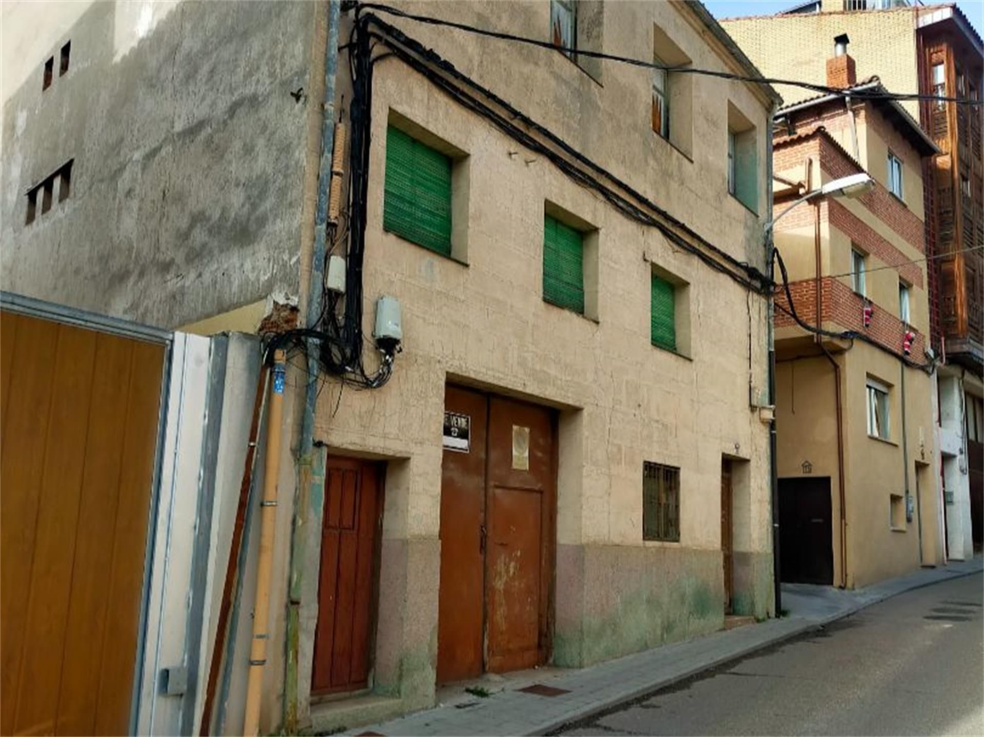 Vista exterior de Casa adosada en venda en Peñafiel