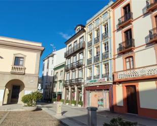 Vista exterior de Casa adosada en venda en Vegadeo amb Traster i Balcó