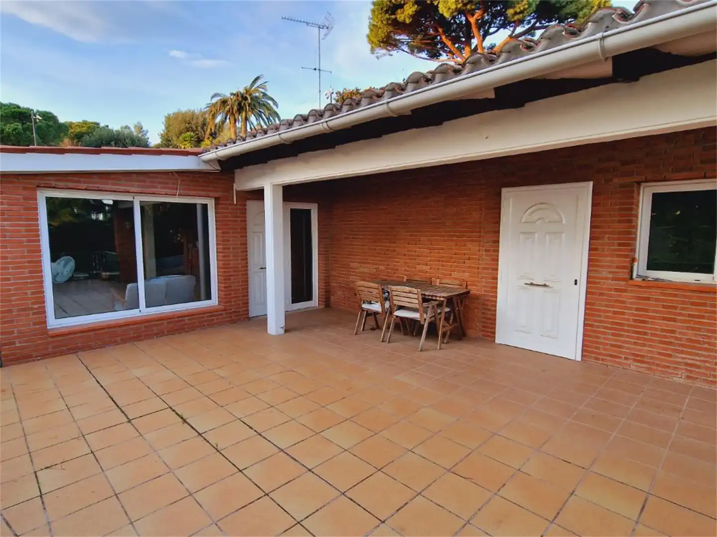 Casa o xalet en venda a Passeig de Bell-aire, 32, Bell - Aire Vista exterior de Casa o xalet en venda en Sant Andreu de Llavaneres amb Aire condicionat, Terrassa i Piscina