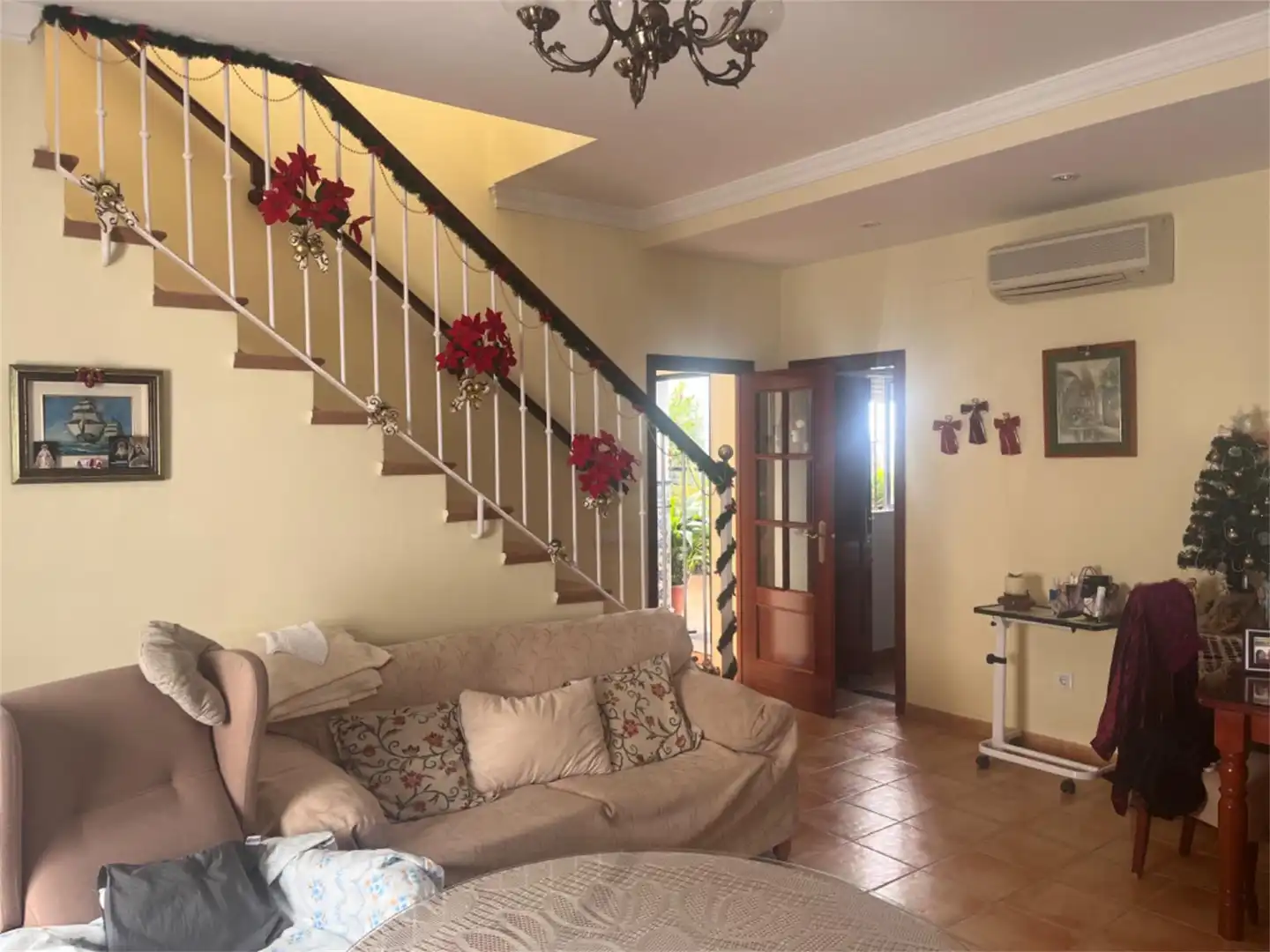 Sala de estar de Casa adosada en venta en Carmona con Terraza