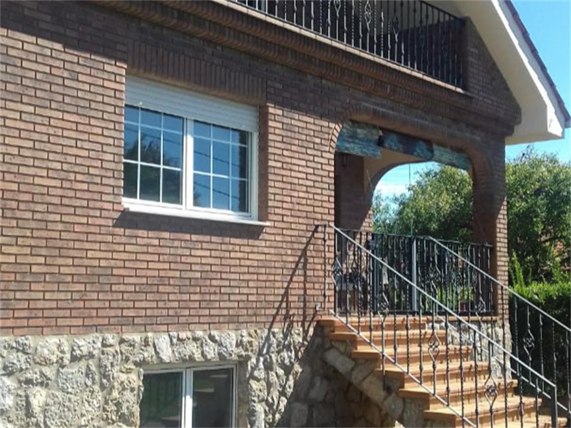 Vista exterior de Pis en venda en Vegas del Condado amb Calefacció, Jardí privat i Terrassa