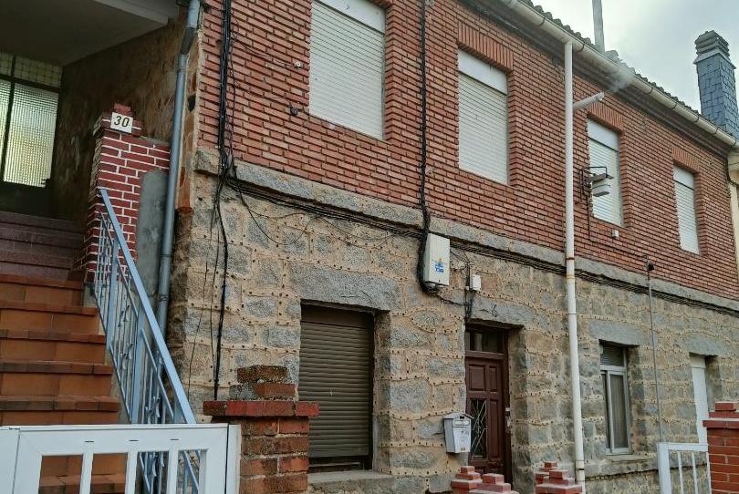 Foto 1 de Casa adosada en venta en Calle Capitán Méndez Vigo, 32, Santo Tomás, Ávila