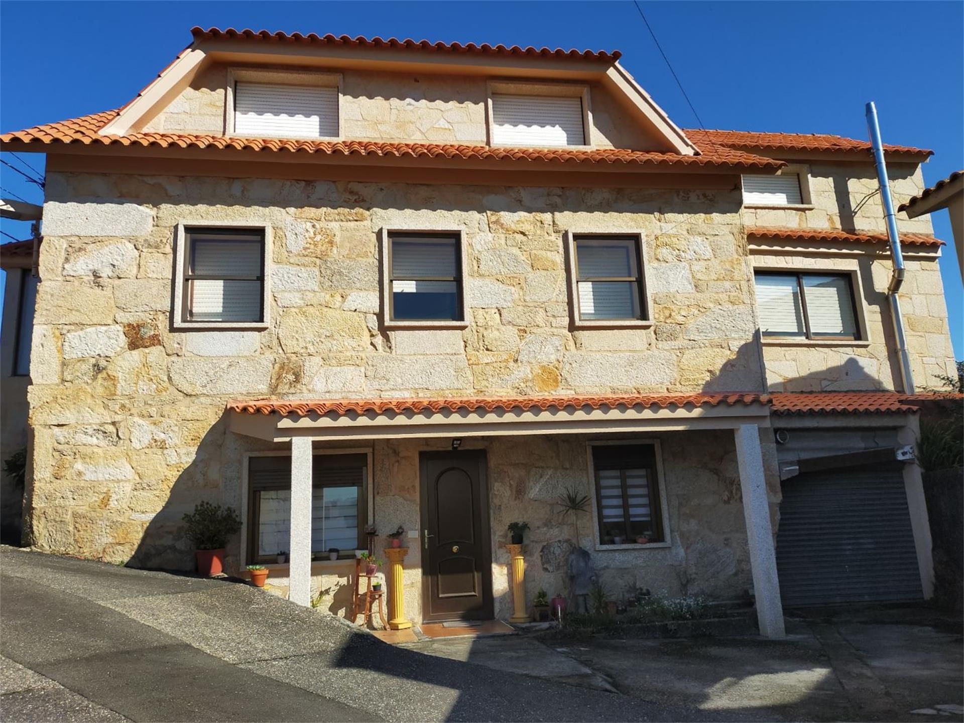 Exterior view of House or chalet for sale in Vigo   with Heating, Parquet flooring and Storage room