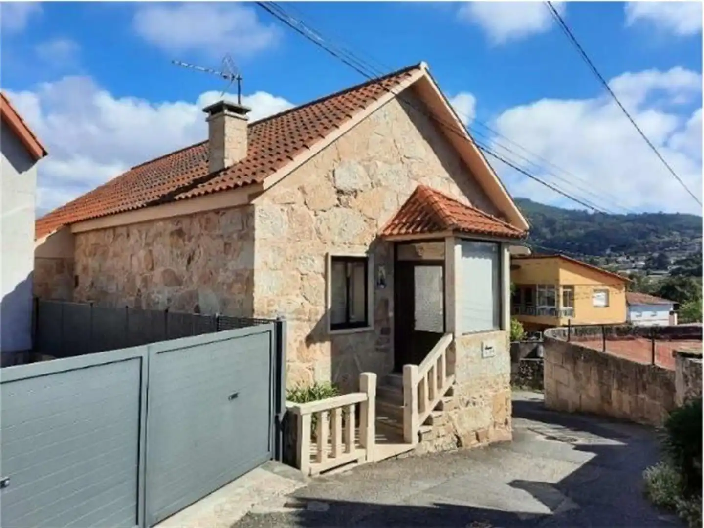 Houses for sale in Camiño Sixtro, 12, Coruxo - Oia - Saiáns Exterior view of Houses for sale in Vigo with Heating, Parquet flooring and Storage room