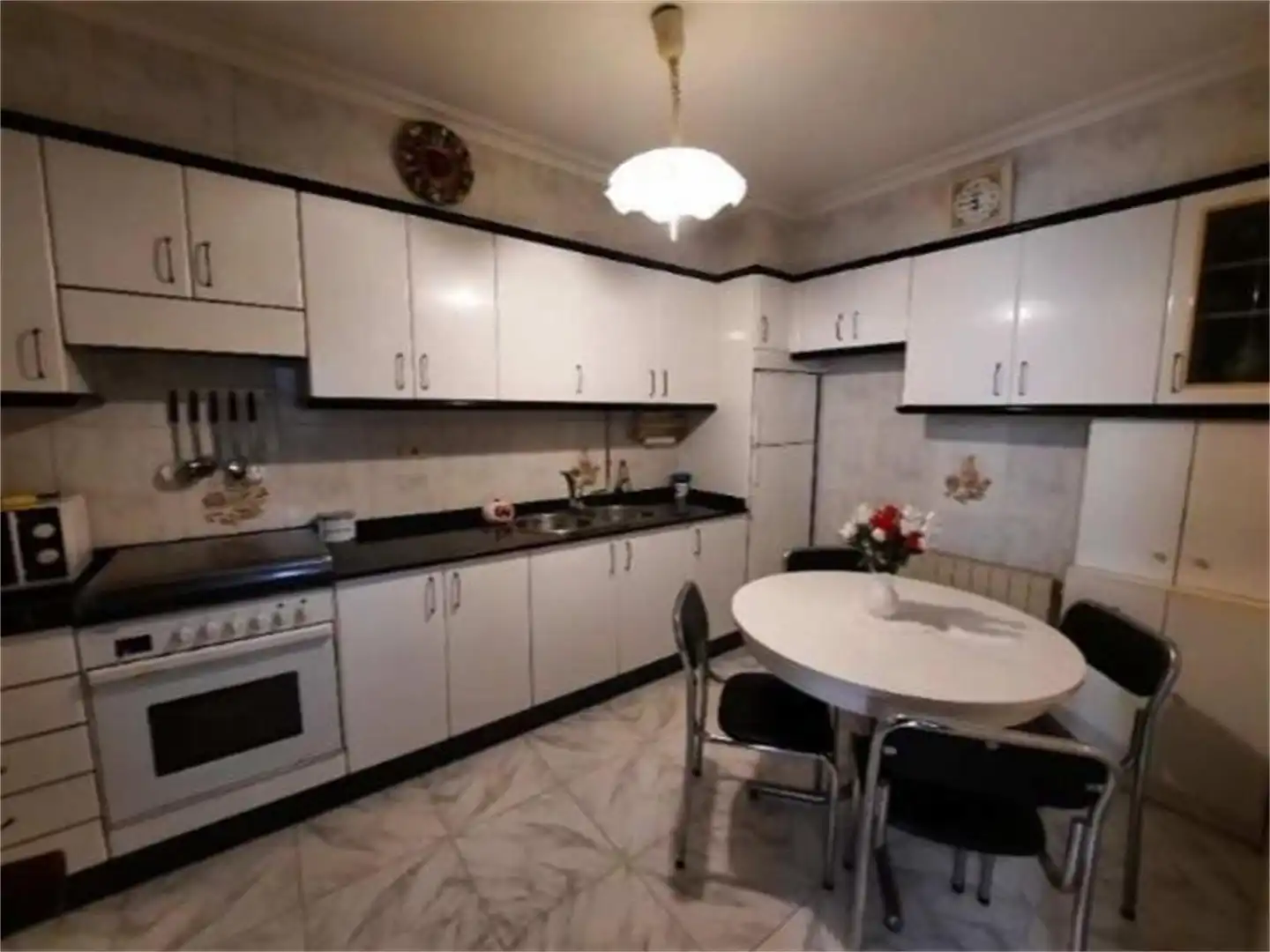 Houses for sale in Camiño Sixtro, 12, Coruxo - Oia - Saiáns Kitchen of Houses for sale in Vigo with Heating, Parquet flooring and Storage room