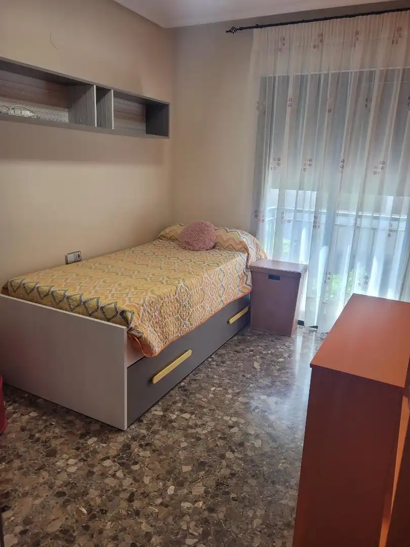 Habitación en Calle de San José, Pedanías - Extrarradio Habitación de Piso para compartir en Albacete con Calefacción, Amueblado y Horno