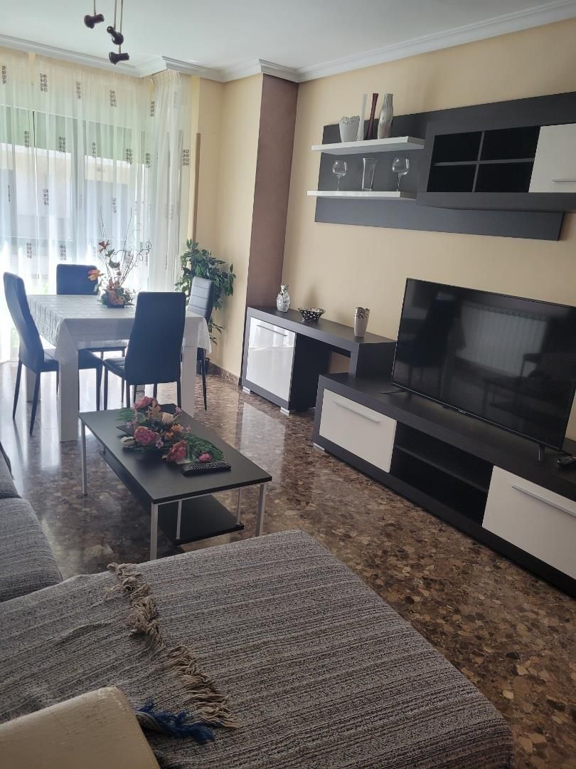 Living room of Flat to share in  Albacete Capital  with Heating, Furnished and Oven