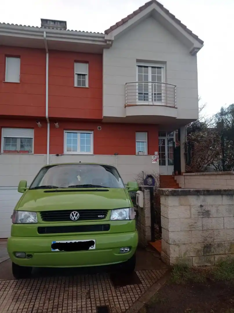 Detached homes for sale in Avenida Caboalles, Cuadros Parking of Detached homes for sale in Cuadros with Heating, Private garden and Terrace