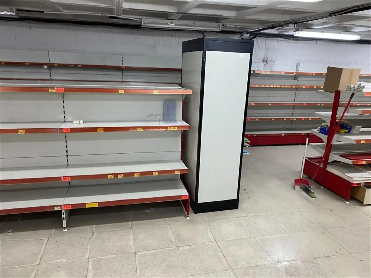 Geschaftsraum zum Verkauf in Fuenlabrada mit Klimaanlage, Heizung und Möbliert