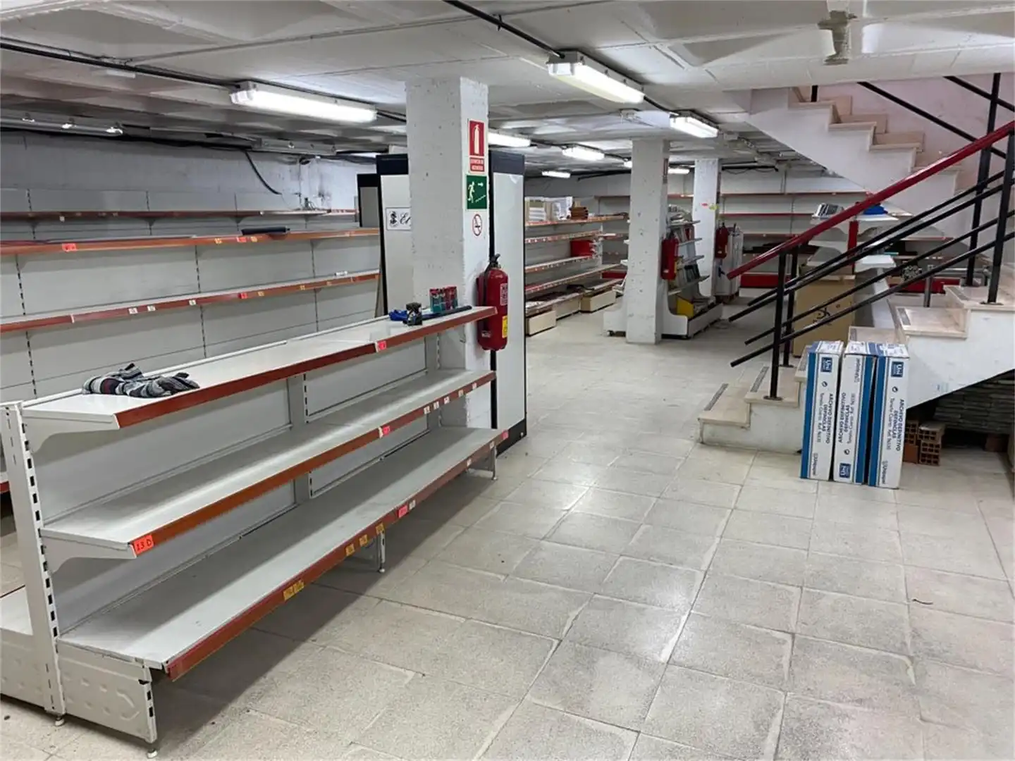 Geschaftsraum zum Verkauf in Fuenlabrada mit Klimaanlage, Heizung und Möbliert