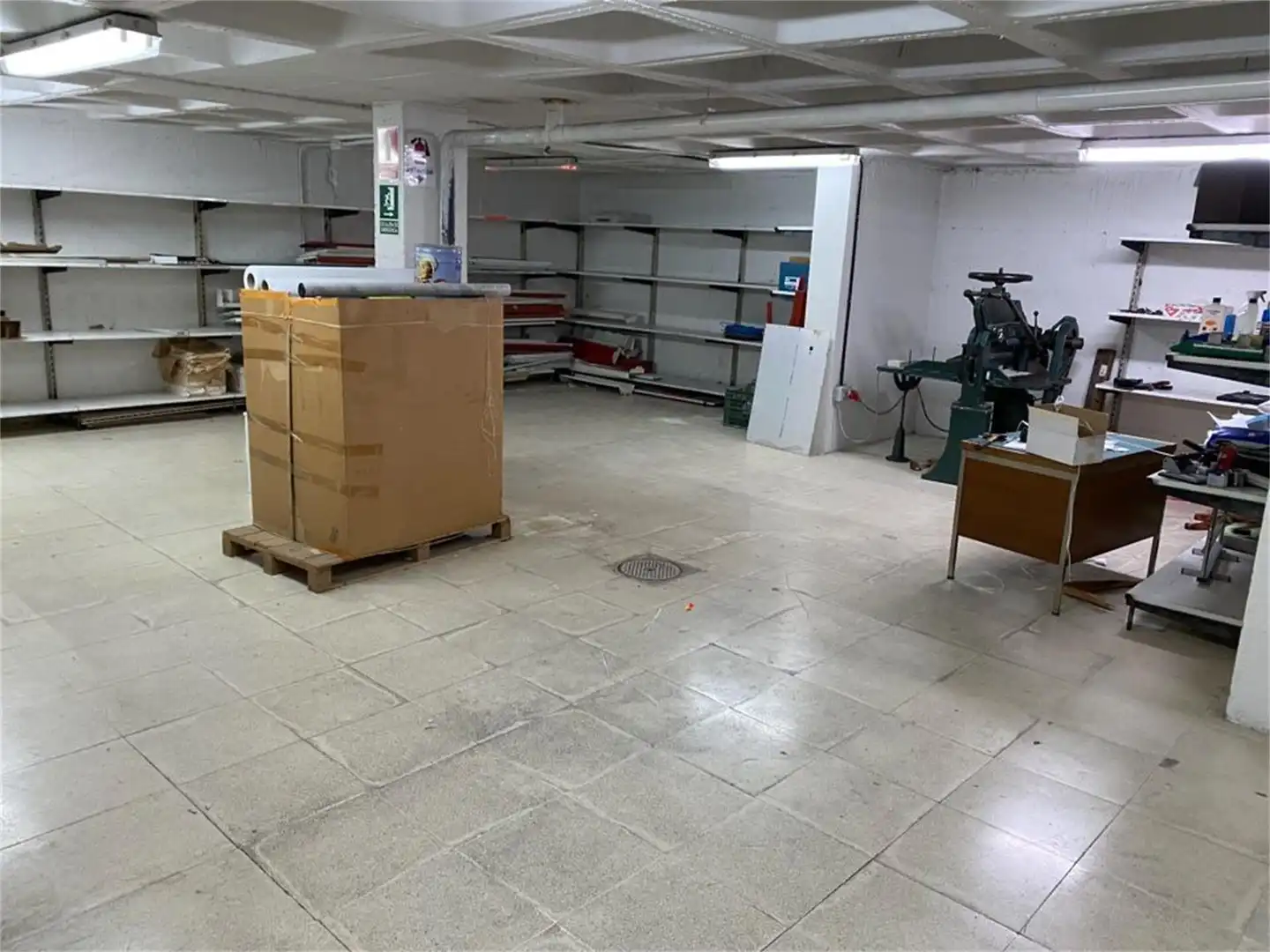 Geschaftsraum zum Verkauf in Fuenlabrada mit Klimaanlage, Heizung und Möbliert